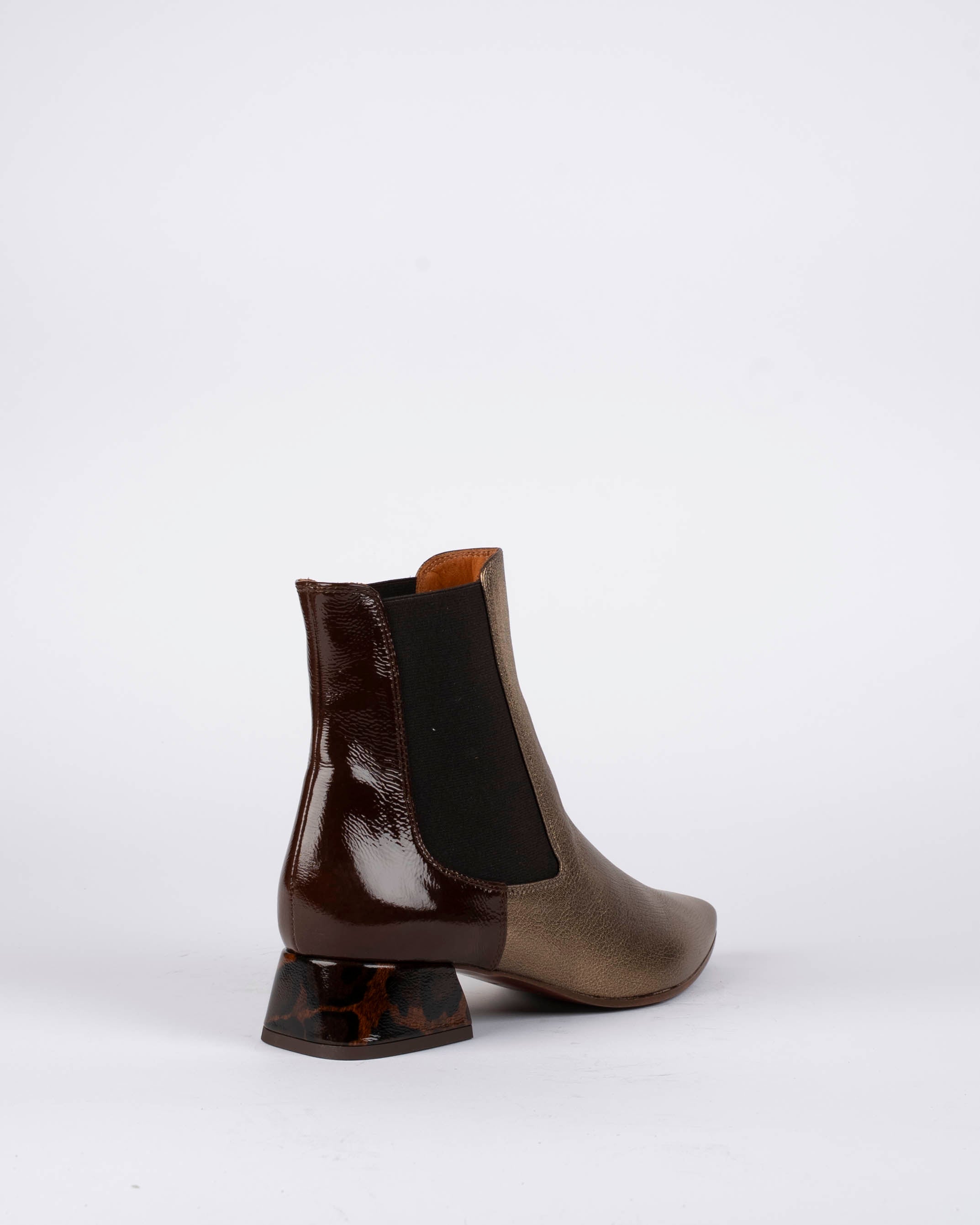 Boots chie mihara
