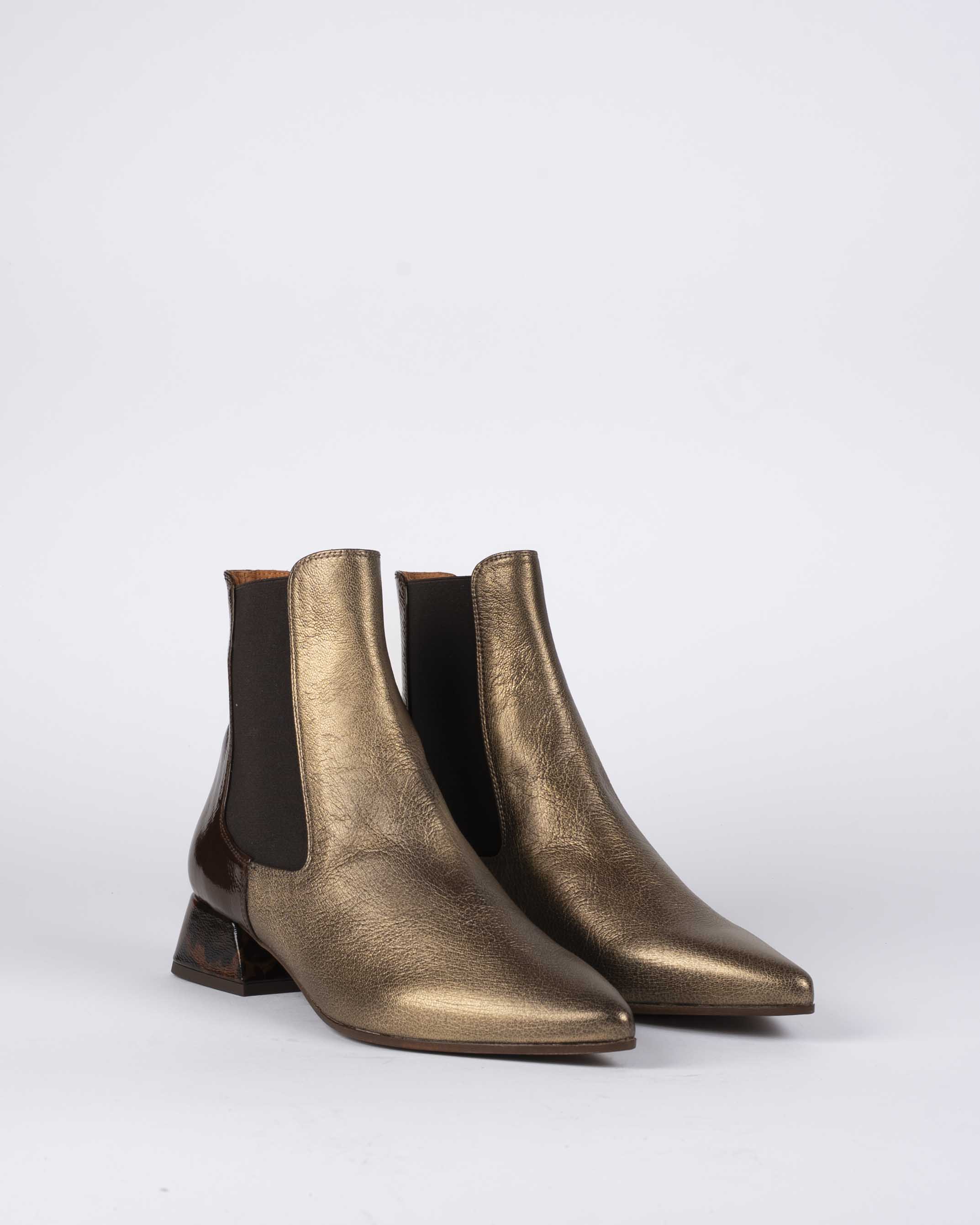 Boots chie mihara