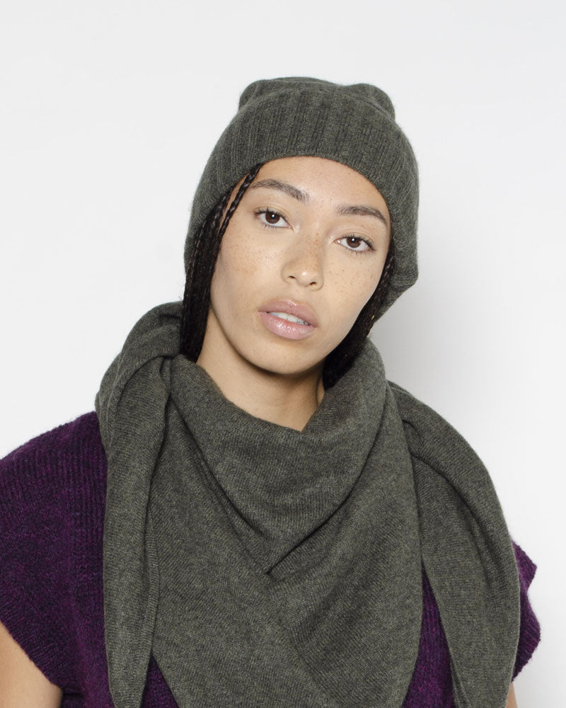 Bonnet not shy