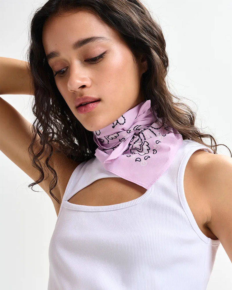 Foulard essentiel